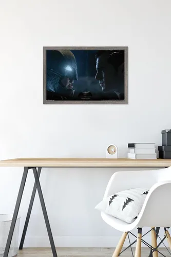 Vista 6 de Trends International DC Comics Movie - Batman v Superman - Stare Wall Poster, 14.725" x 22.375", Barnwood Framed Version Versión enmarcada Barnwood