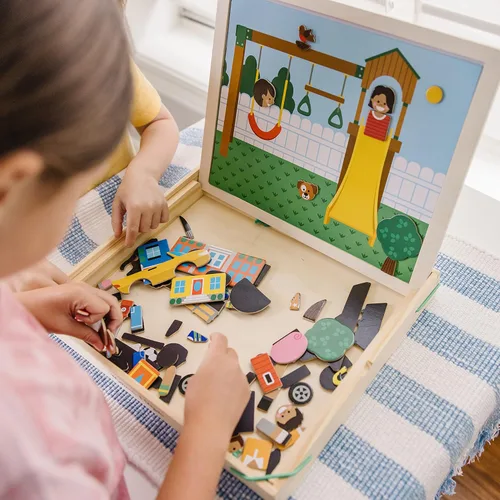 Vista 2 de Melissa & Doug - Juego magnético de madera con imágenes, con 119 imanes y tarjetas de escenas complementarias.
