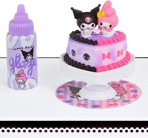 Vista 3 de MGA's Miniverse Make It Mini Hello Kitty y sus amigos Serie 2 Mini Coleccionables, Sanrio, embalaje sorpresa, DIY, manualidades, resina para jugar