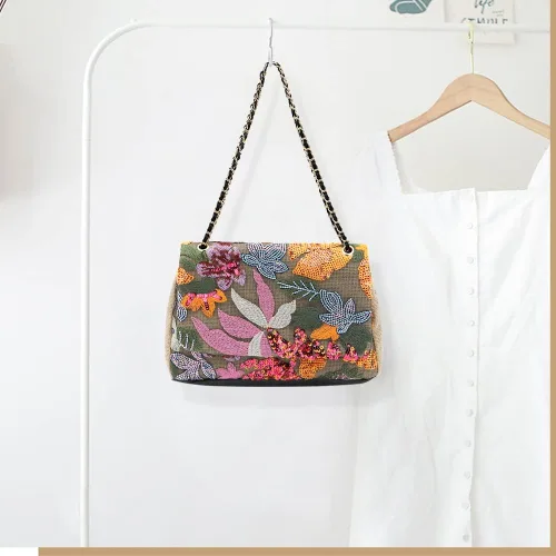 Vista 6 de Bolsa de playa para mujer, bolsa de paja bordada de lentejuelas, bolso bohemio, bolso de hombro de gran capacidad, adecuado para vacaciones, viajes