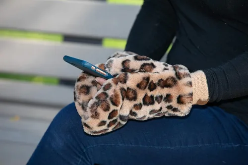 Vista 3 de Funky Junque Guantes de piel sintética para mujer, cálidos, convertibles, sin dedos