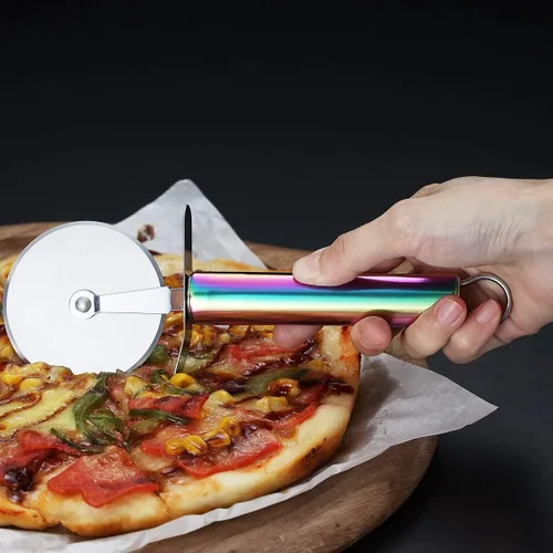 Vista 6 de Berglander Rueda de pizza, cortador de pizza de acero inoxidable con mango arcoíris, cortador de pizza súper afilado con chapado de titanio