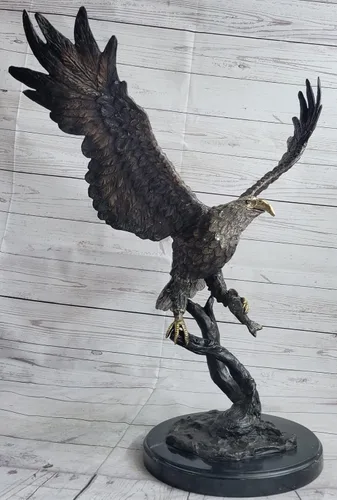 Vista 2 de EUROPEAN BRONZE Pesca voladora Águila calva Arte militar Estatua de mármol de bronce patriótico americano brillo fundido en caliente hecho a mano