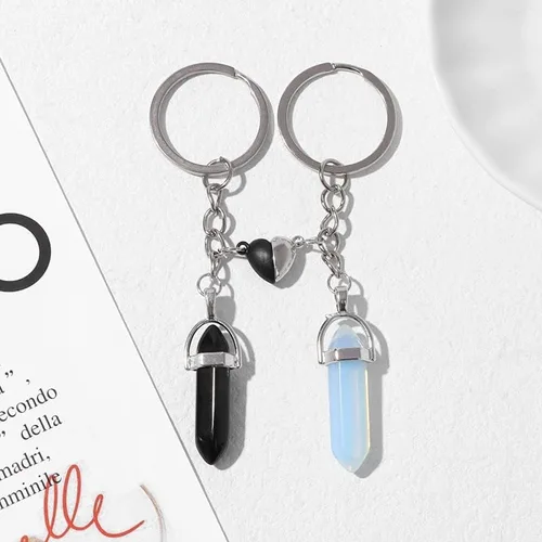 Vista 6 de Juego de 2 llaveros de piedra natural, colgante de cristal hexagonal de ojo de tigre para mujeres y hombres, decoración de automóvil
