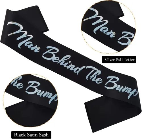 Vista 2 de Banda de hombre detrás de la protuberancia, banda negra y plateada con texto en inglés "Daddy to Bebe", regalos para fiesta de baby shower, regalos