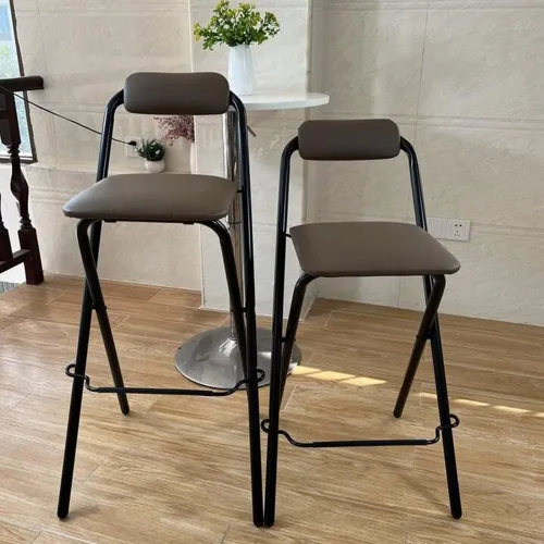 Vista 4 de Taburete de bar plegable de 26 ″/28 ″/30 ″, taburete de bar acolchado marrón rústico, silla alta de desayuno de cocina con respaldo y reposapiés