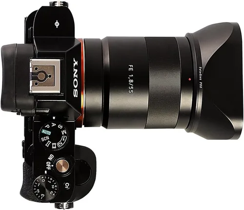 Vista 5 de Fotodiox Inspirado en Pro Leica, parasol de lente de bayoneta de metal dedicado de diseñador para lente Zeiss Sonnar T* FE 2.165 in f/1.8 ZA