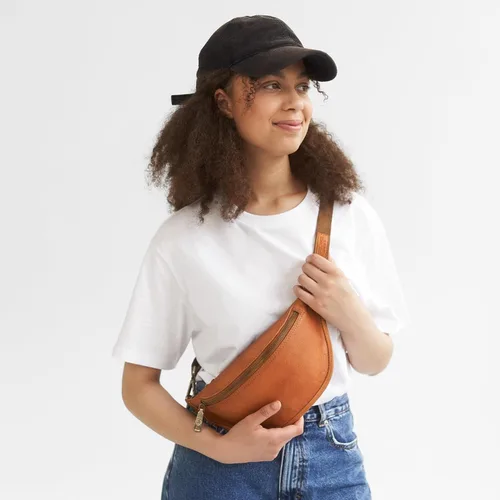 Vista 2 de Berliner Bags Cangurera de cuero genuino vintage Kai, bolso de cinturón, bandolera bandolera para hombres y mujeres - marrón