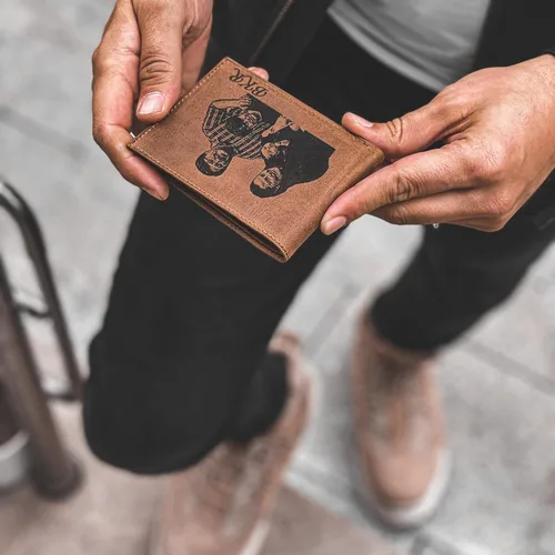 Vista 4 de SFdizayn Cartera de fotos personalizada para hombres, cartera con nombres grabados para él, cartera de fotos personalizada para marido, regalos