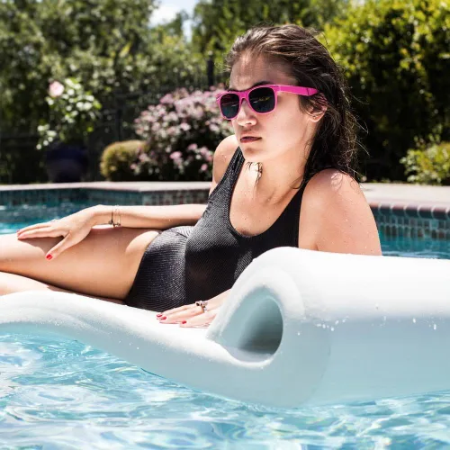 Vista 2 de Pool Mate Flotador de piscina de espuma 3XL blanco, fabricado en EE. UU