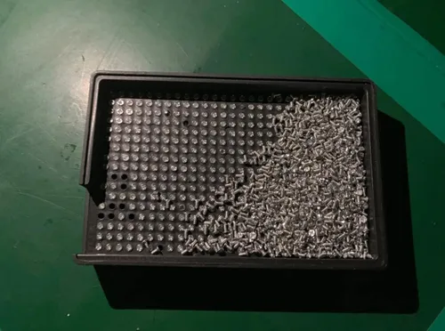 Vista 8 de Othmro Bandejas de tornillos antiestáticos de 273 agujeros, placas de tornillo de 5.512 x 3.543 x 0.984 in, soporte de bandeja de tornillos