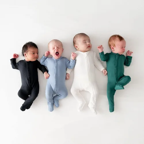 Vista 3 de KYTE BABY Pies de rayón de bambú suave, cierre a presión, 0-24 meses, colores sólidos