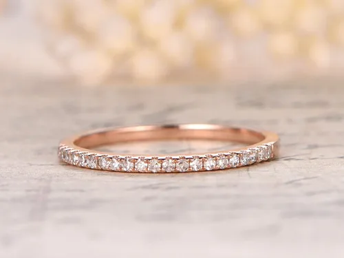 Vista 2 de Anillo de boda de oro rosa de 14 quilates, media eternidad, anillo apilable, micro pavé, banda fina a juego