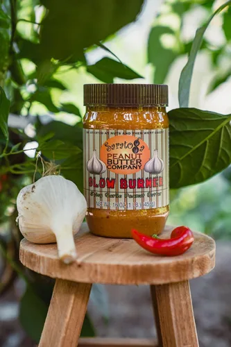 Vista 2 de Saratoga Peanut Butter Company Ajo picante de quemador lento. Tarro de 16 onzas. Bajo en azúcar, sin OMG, sin gluten, apto para dieta cetogénica