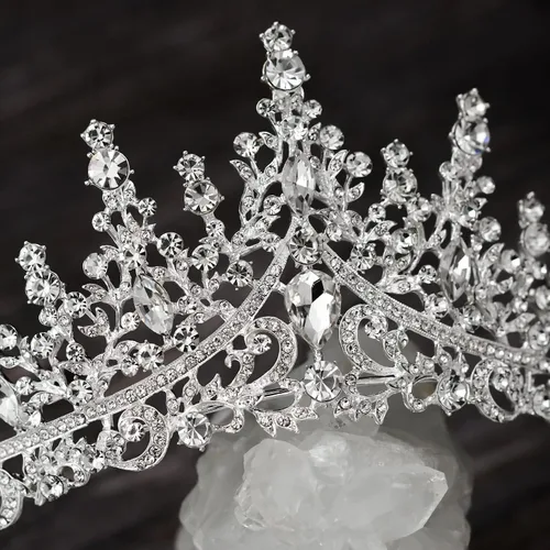 Vista 5 de SWEETV Tiaras for Women, Quinceanera Queen Crown, Wedding Tiaras 0. Plata