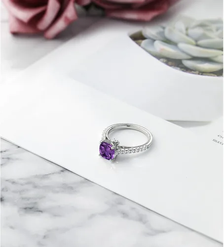 Vista 5 de Gem Stone King Anillo de compromiso de plata de ley 925 con cojín de 7MM, piedra natal de gema y zafiro blanco creado para mujer Anillo