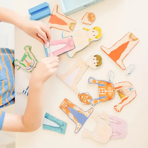 Vista 5 de Set de juego magnético de anatomía del cuerpo humano, con 24 piezas y bandeja de almacenamiento, de la marca Melissa & Doug