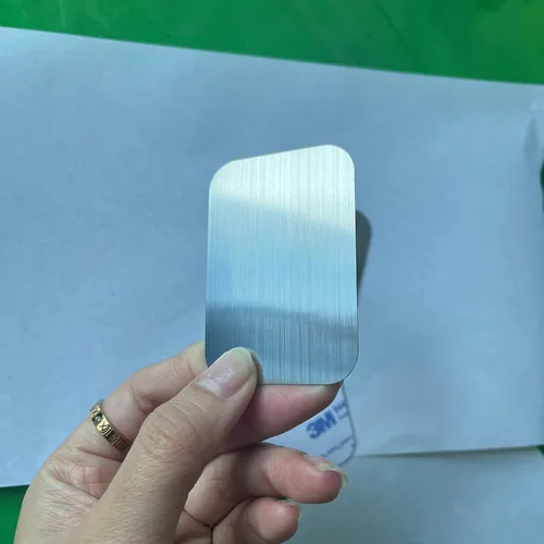 Vista 7 de SALEX Adhesivos metálicos para teléfono para montaje magnético. Juego de 32 placas de metal magnéticas para automóvil dentro de la funda