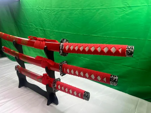 Vista 6 de Kinstore Juego de espada samurái japonesa tradicional hecha a mano de 3 piezas con soporte de exhibición. Katana, Wakizashi, espadas Tanto. Dragón