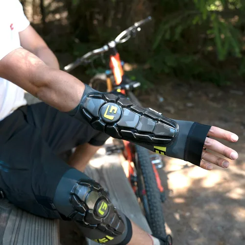 Vista 3 de G-Form Pro-X3 Coderas para Codo - Almohadillas Protectoras para Codo de Bicicleta de Montaña y Dirt Bike - Accesorios para Bicicleta