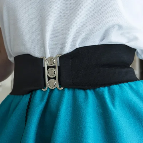 Vista 3 de Hip Hop 50's Shop Cinturón elástico de 3 pulgadas de ancho estilo años 50 para mujer, tallas junior y grandes, hecho a mano en los Estados Unidos
