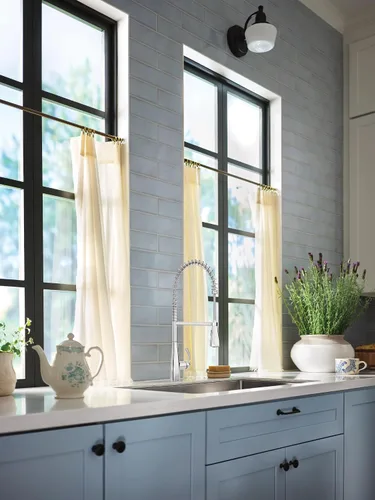 Vista 10 de Grifo de cocina Moen Essie cromado de una manija con arco alto y rociador extraíble con resorte de preenjuague con Power Clean, 87814
