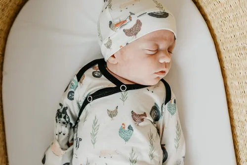Vista 7 de Copper Pearl Baby Beanie Hat Top Knot