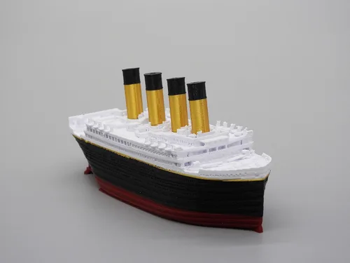 Vista 3 de Modelo de bañera flotante RMS Titanic (solo modelo de bañera italiana)