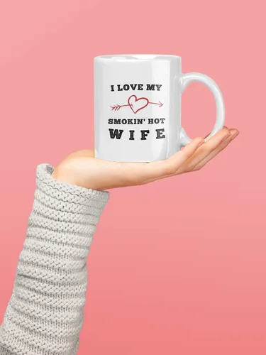 Vista 5 de Regalo sexy para esposa en cumpleaños o día de San Valentín. I Love My Smokin Hot Wife. Taza de café romántica de 11 onzas. Idea de regalo divertida