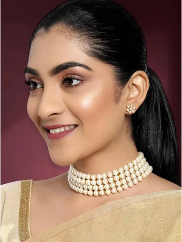 Vista 3 de Aheli Gargantilla con cuentas de perlas y aretes para mujer, juego de joyas tradicionales indias de Bollywood