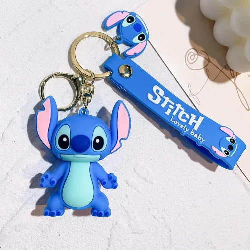 Vista 4 de feimeng jewelry Llavero de silicona con bonito diseño de anime, colgante de PVC, accesorio para muñequera para niños, regalos
