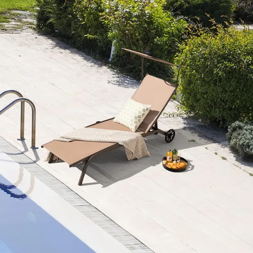 Vista 2 de Tangkula Tumbona para patio, reclinable al aire libre con ruedas, toldo ajustable y portavasos, respaldo de 6 niveles, tumbona reclinable de metal