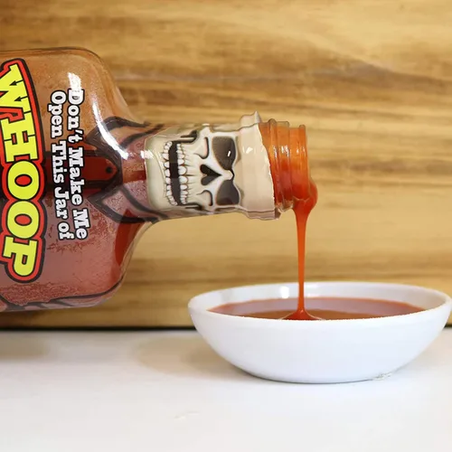 Vista 3 de Juego de regalo de salsa picante de pimienta fantasma y salsa picante Carolina Reaper de primera calidad, empaquetado en botellas coleccionables