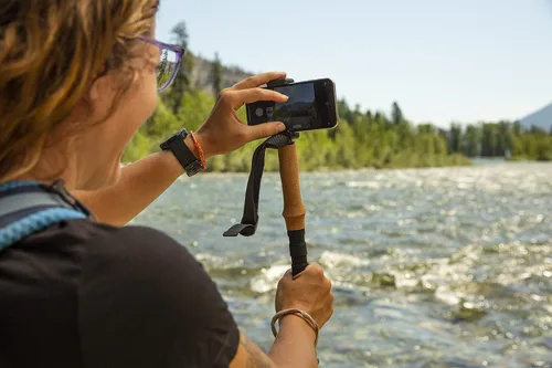 Vista 9 de Bastones de Senderismo Cascade Mountain Tech - Bastones Monopod de Fibra de Carbono para Caminar o Hacer Senderismo con Soporte para Accesorios