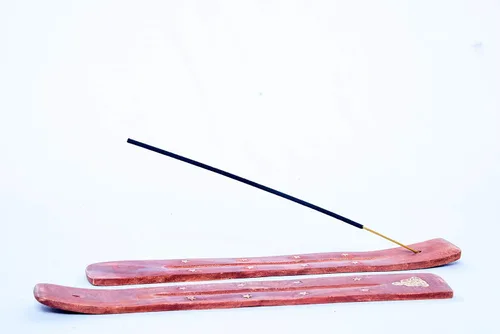 Vista 2 de 2 soportes de madera para incienso con incrustaciones de latón