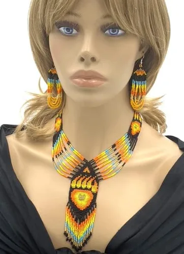Vista 6 de Conjunto de joyería de diseño de pata de oso y tortuga Collar, aretes, pulsera hecha a mano