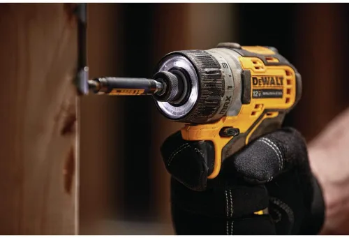 Vista 7 de DeWALT XTREME 12V MAX* Desarmador inalámbrico de 1/4 pulg., baterías de 2 Ah (DCF601F2)