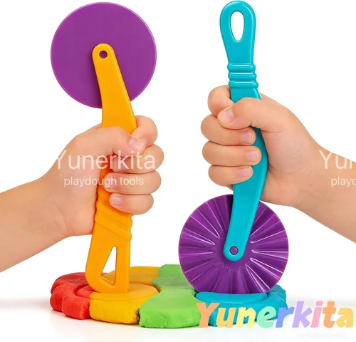 Vista 4 de Herramientas de masa para niños, accesorios de masa, moldes de dinosaurio, rodillos de frutas, tijeras y caja de almacenamiento, juego de recuerdos