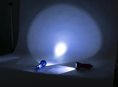 Vista 9 de Dorcy Linterna LED flotante resistente al agua de 150 lúmenes con clip de mosquetón, amarillo (41-2510) (paquete de 2)