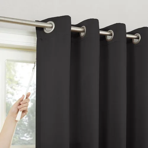 Vista 140 de Sun Zero Easton Panel de Cortina Opaca con Ojales de Ahorro de Energía, 40" x 63", Gris, Gris Raíz = {'valor': "['Gris']"}
