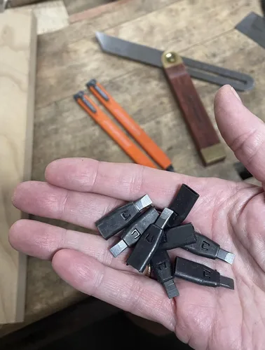 Vista 6 de Swanson Tool Co CP216 AlwaysSharp - Lápiz mecánico recargable para carpintero, paquete de dos, con 8 puntas de grafito negro de repuesto adicionales