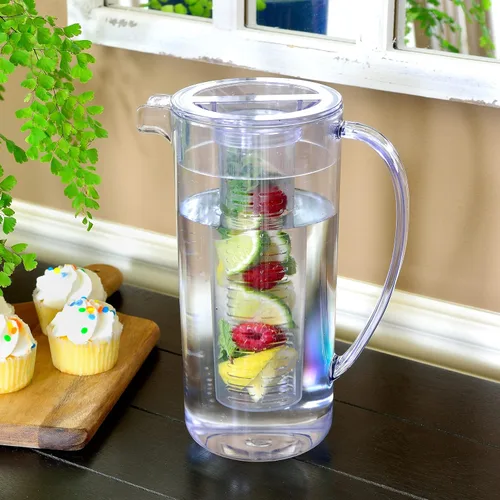 Vista 3 de Youngever Jarra de plástico de 2 cuartos con tapa, jarra de plástico transparente ideal para té helado, sangría, limonada (con infusor)