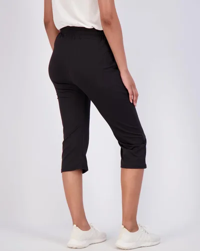 Vista 4 de Real Essentials Paquete de 3 pantalones deportivos suaves capri con parte inferior abierta para mujer con cordón (disponible en tallas grandes)