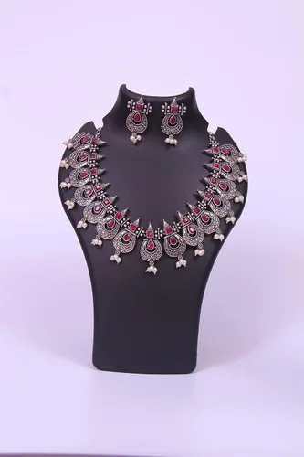 Vista 4 de PS - Juego de gargantilla de piedra chapada en plata con flores de cristal tradicionales para mujer