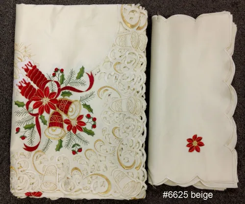 Vista 3 de Creative Linens Mantel de campana de pascua bordada navideña de Navidad de 70 x 90 y 8 servilletas beige