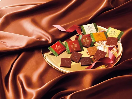 Vista 8 de ROYCE' Aroma Chocolate Collection - Surtido de chocolates con leche, ideal para hornear y postres, sin conservantes artificiales, de Hokkaido Japón