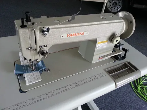 Vista 2 de Yamata FY5318 Caminar Pie Lockstitch Uphostery Máquina de coser de cuero servomotor, mesa. Requiere montaje
