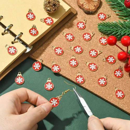 Vista 5 de LiQunSweet 100 adornos de bola de Navidad rojos, dijes esmaltados de copos de nieve dorados para hacer joyas