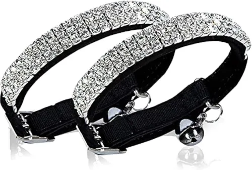 Vista 10 de Collar ajustable seguro para gatos CHUKCHI de terciopelo suave Adorno ostentoso de diamante con campanas de 11 pulgadas para perros pequeños y Negro