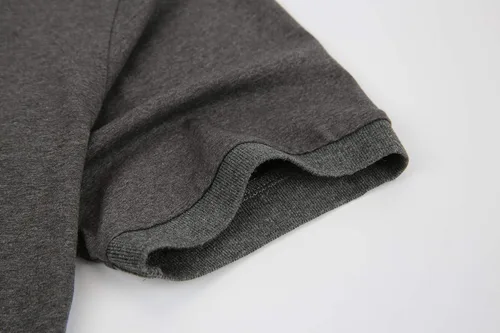 Vista 4 de Alex Vando Polo para hombre, manga corta, ajuste regular, diseño de moda